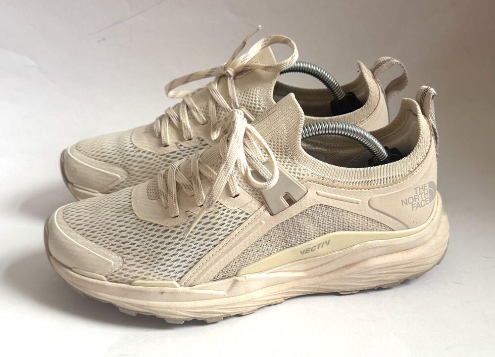 The North Face Women's VECTIV Hypnum trail running shoes Cream Size 7.5